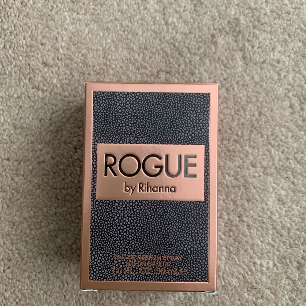 Rogue by Rihanna Perfume